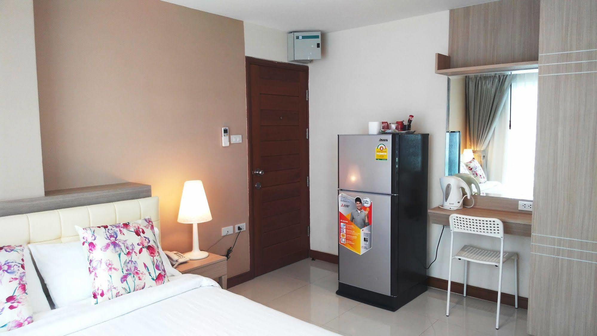 Ur 22 Residence Банкок Екстериор снимка